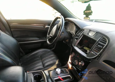 2016 Chrysler 300 300S Alloy Edition z USA, uszkodzony, nr VIN 2C3CCAGG5GH282904